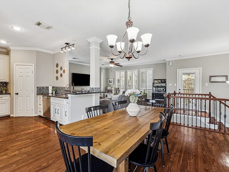 920 Cohn St — Photo 10