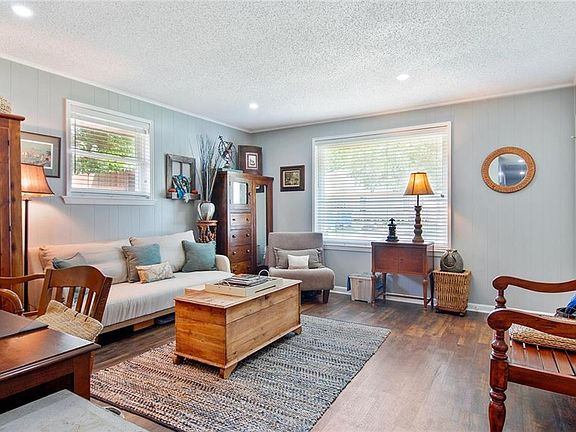 2nd image of 2645 Halsey Ave