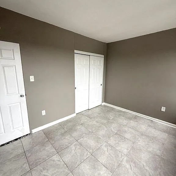 1508 Barclay Towers — Photo 12