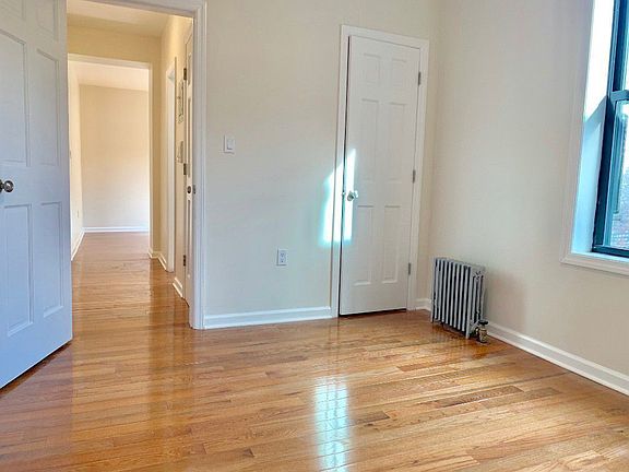 5th image of 623 W 207th St APT 28