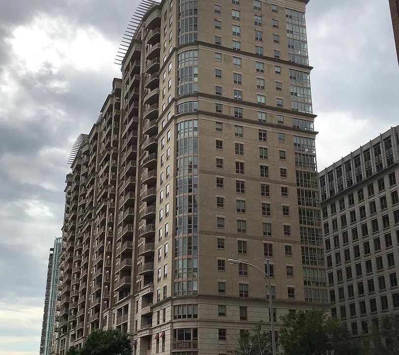 1st image of 888 N Quincy St Unit 1002