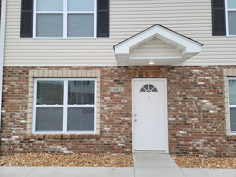 Creekside Apartments — Photo 40