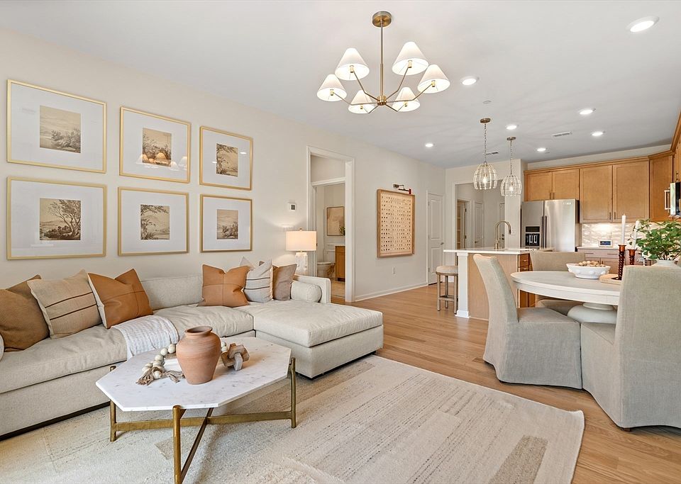 1st image of 5 Peters Farm Way #212