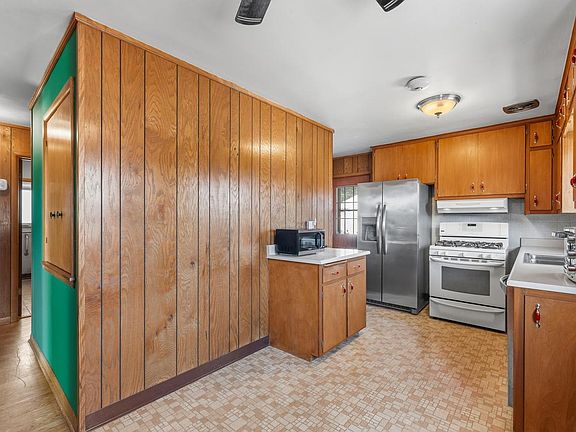 5th image of 921 3rd AVENUE