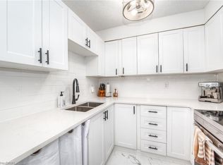 225 Harvard Pl #402, Waterloo, ON N2J 4H4