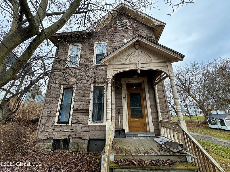 2nd image of 16 Upper Mohawk Street