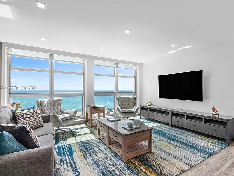5055 Collins Ave #10H — Photo 1