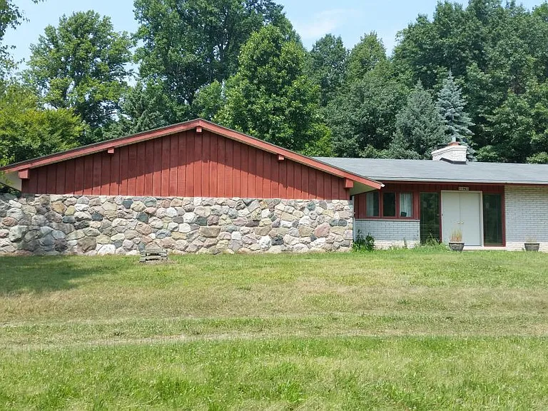 11961 Amherst Ct — Photo 2