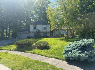 10676 Oakwood Ct, Carmel, IN 46033