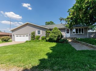 219 S Selby Ave, Ladd, IL 61329