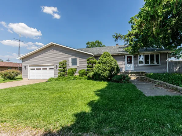 219 S Selby Ave, Ladd, IL 61329