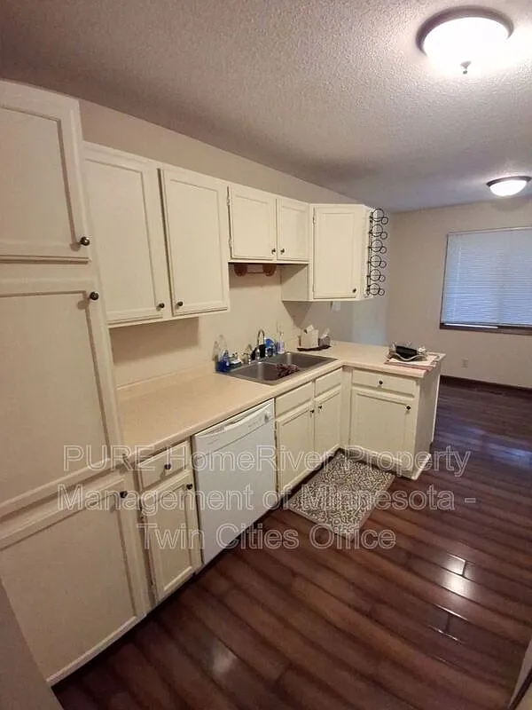 2 bed, 2.0 bath, 1067 sqft, $2,049 — Photo 4