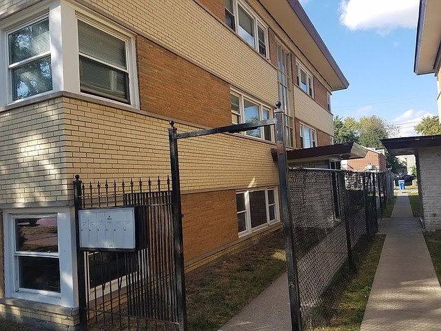 1st image of 2300 W Garfield Blvd #1F