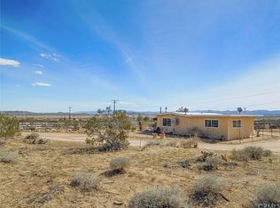 728 Wamego Rd, Yucca Valley, CA 92284