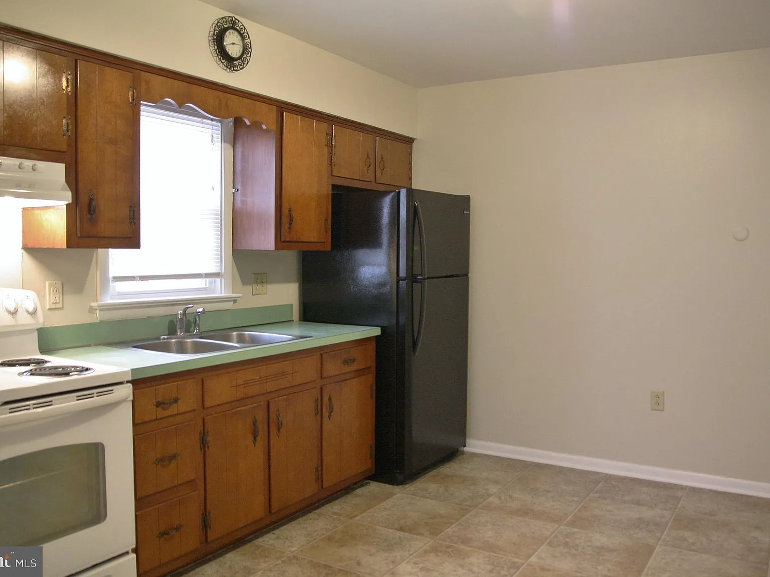 2 bed, $1,250 — Photo 2