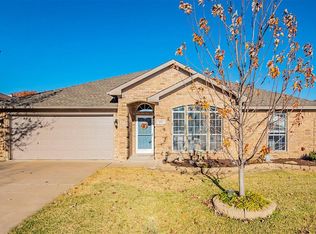 1012 Hannah St, Burleson, TX 76028