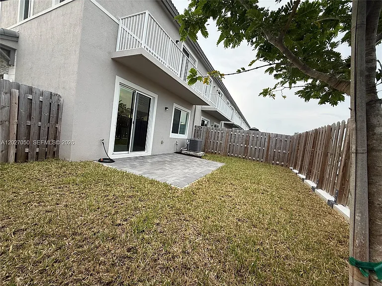 1371 SE 7th Ter #1371 — Photo 23