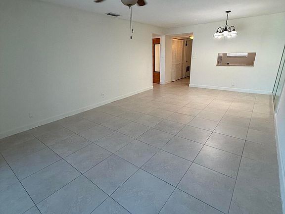 4th image of 5515 Lakewood Cir N APT 124
