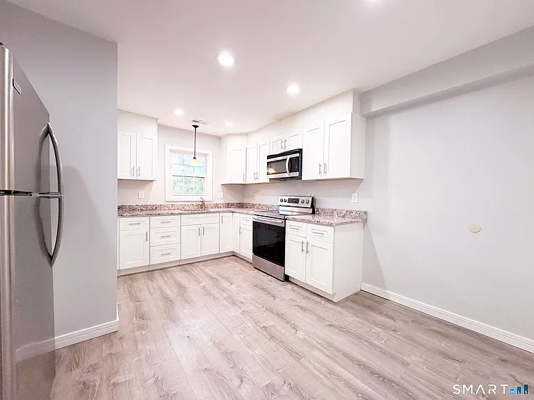 308 Alden Ave #B — Photo 11
