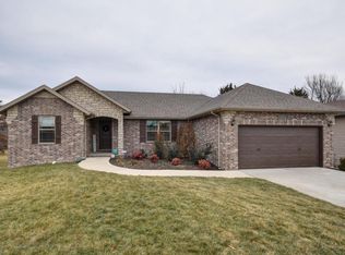 867 E Grouse Rd, Nixa, MO 65714