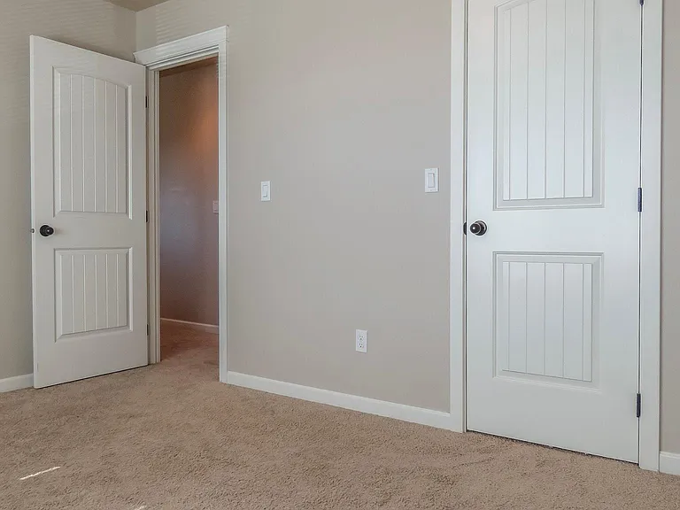 709 E Garfield St — Photo 15