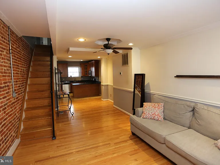 524 S Bouldin St — Photo 8