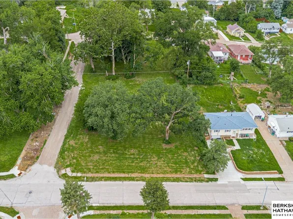 3941 Nebraska Ave, Omaha, NE 68111