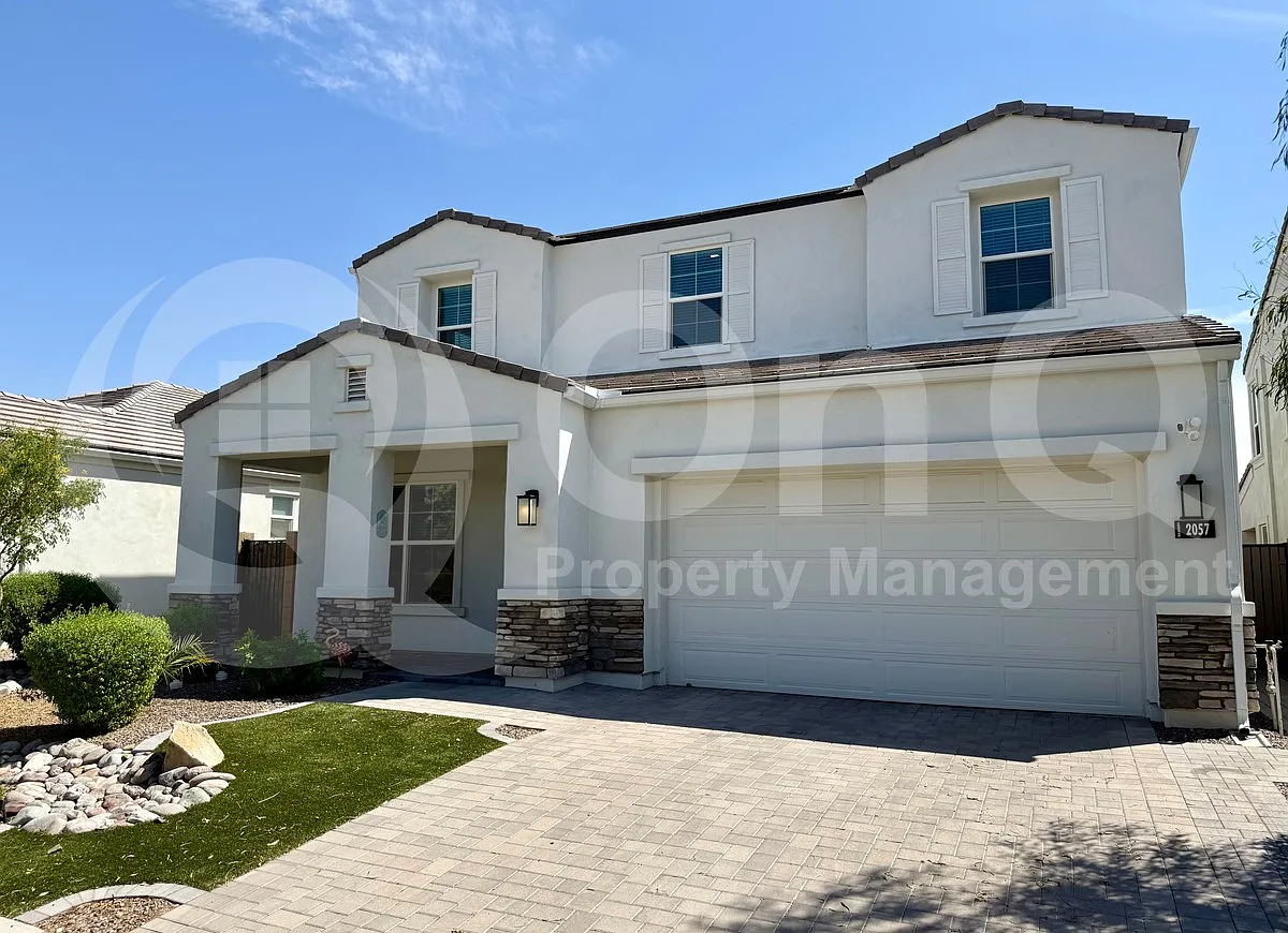 5 bed, 3.5 bath, 3311 sqft, $4,200 — Photo 2