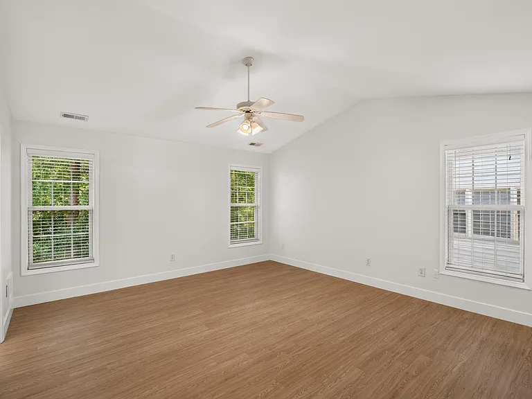 3013 Englefield Dr — Photo 18