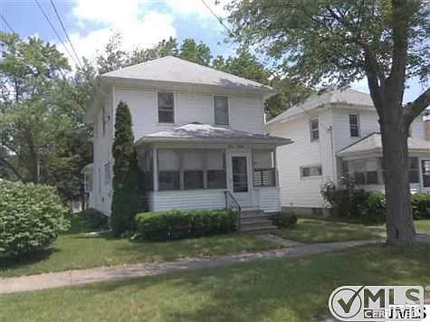 715 Kennedy St photo 1