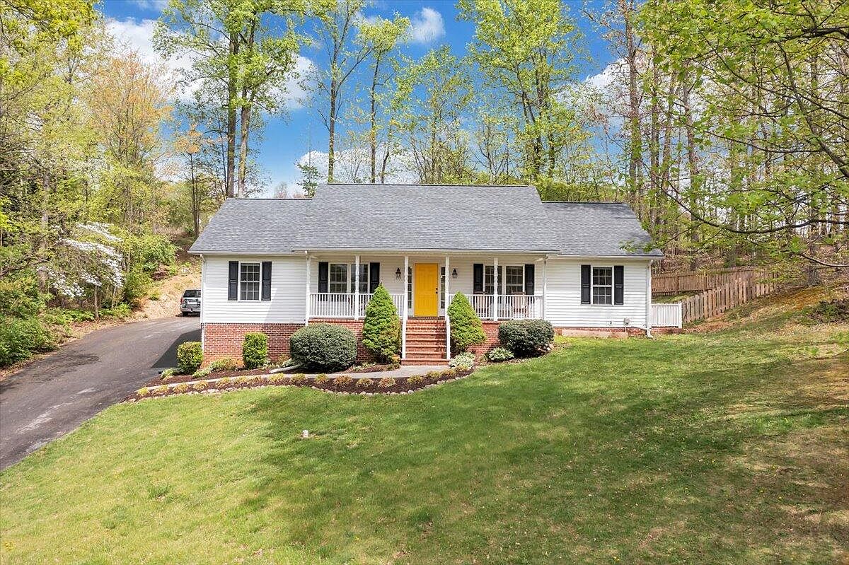 220 Autumnwood Ln, Troutville, VA 24175 Zillow