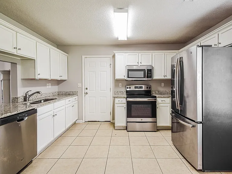 4506 Shadow Hollow Dr — Photo 7