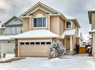 368 E Cranfield Gdns SE, Calgary, AB T3M 1H8
