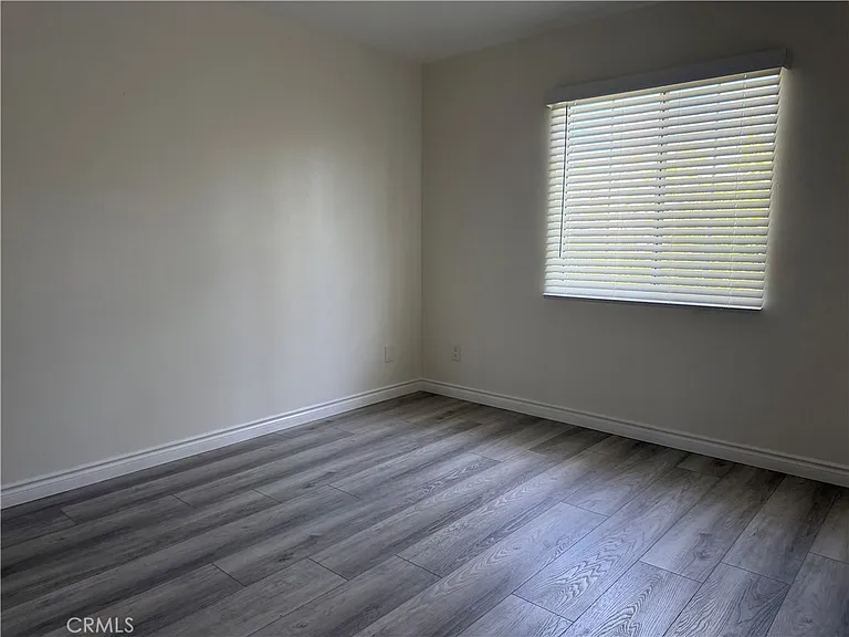 7735 Graves Ave — Photo 12