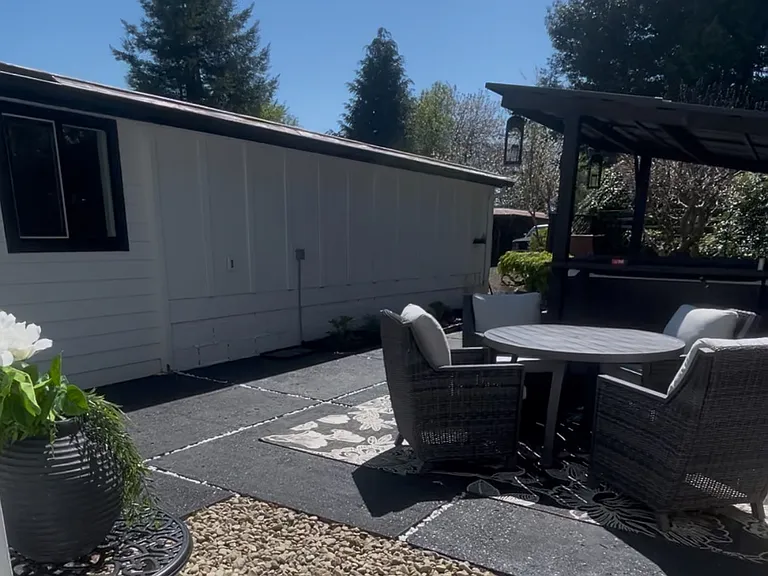 1398 Oregon Ave — Photo 28