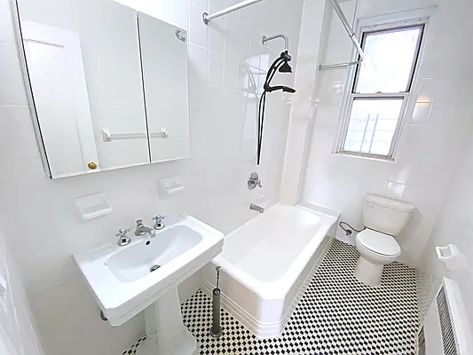 Rented by Rachel Realty | media 7