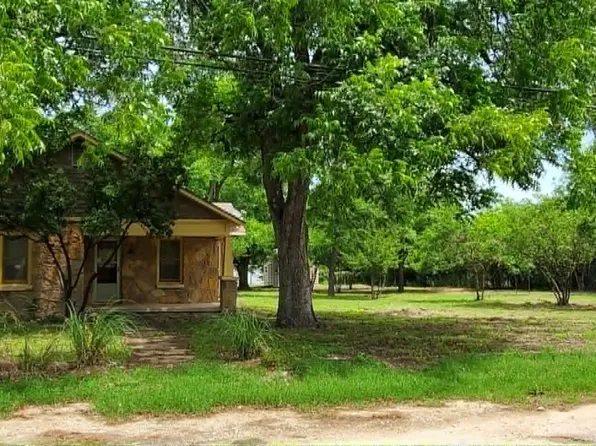 418 N 4th St W, Clyde, TX 79510