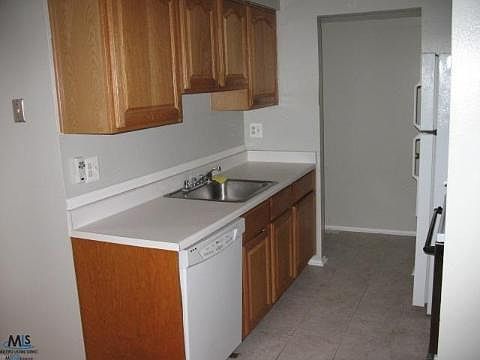 3rd image of 32051 Williamsburg St
