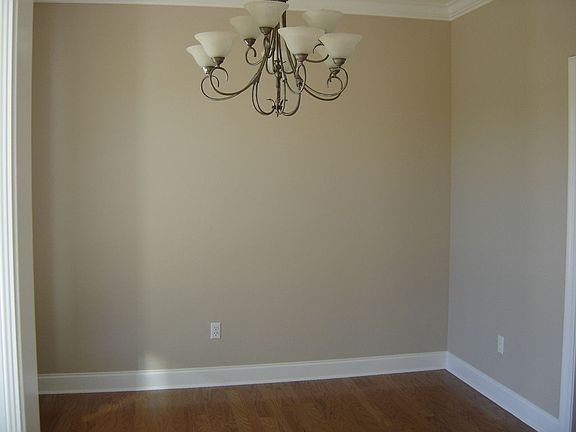 4th image of 2 Persimmon Dr