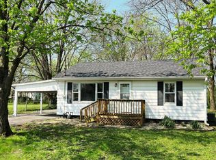 1121 SW 6th St, Fairfield, IL 62837