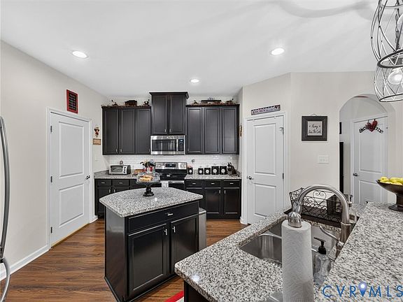 2nd image of 204 Boltons Mill Pkwy