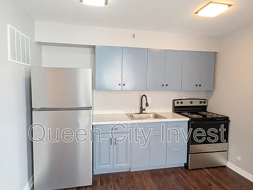 110 Cromwell Pl Photo 1
