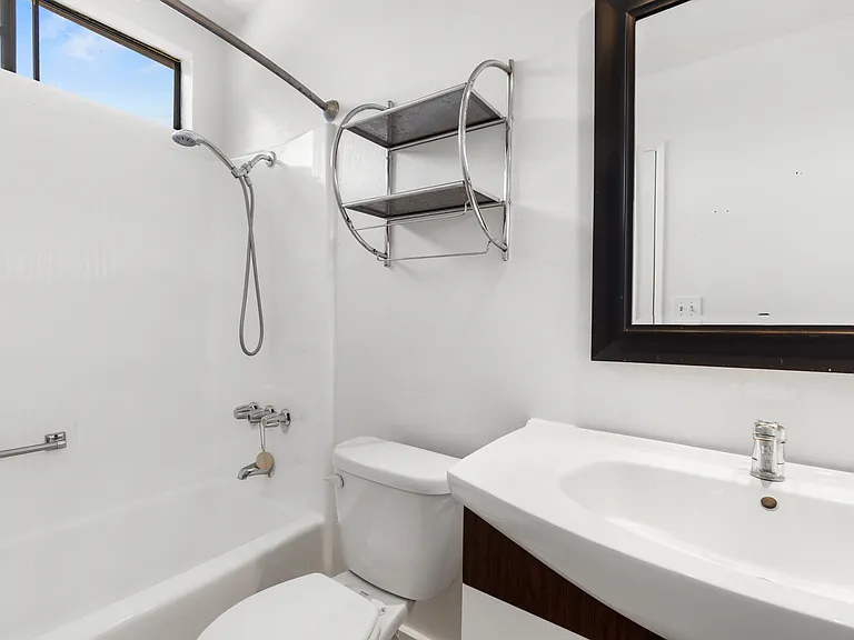 11100 Acama St #13 — Photo 12