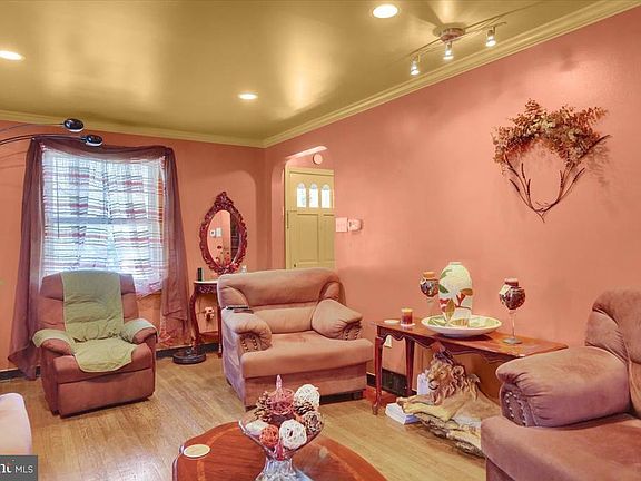 3rd image of 122 N Kenhorst Blvd