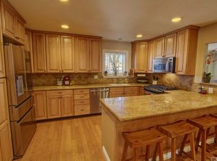 9342 Grand Dr, Huntington Beach, CA 92646