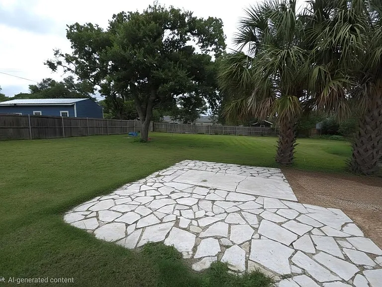 926 Pecan St — Photo 24