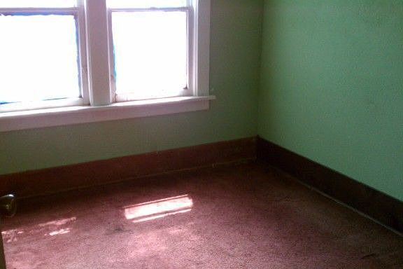 4th image of 16 Burnham St W