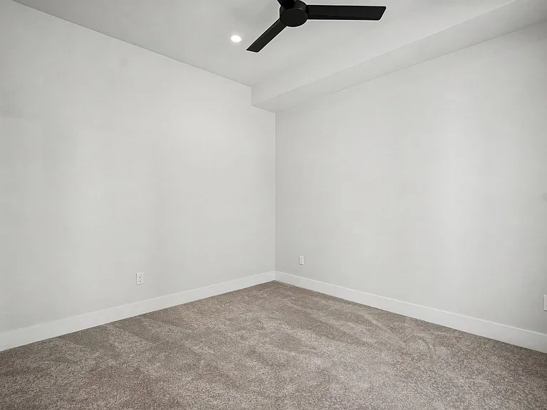 1370 Lowell Blvd — Photo 10