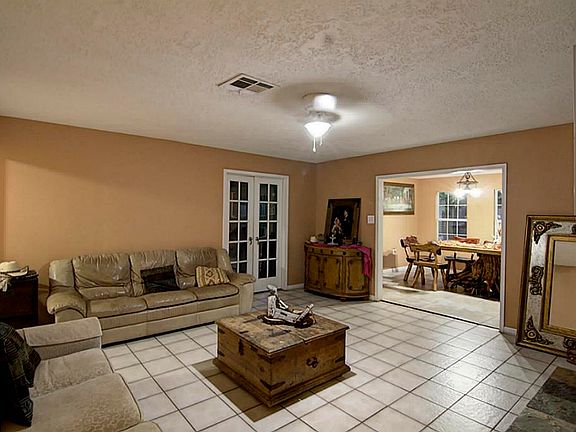 4th image of 4117 Whirlaway Dr
