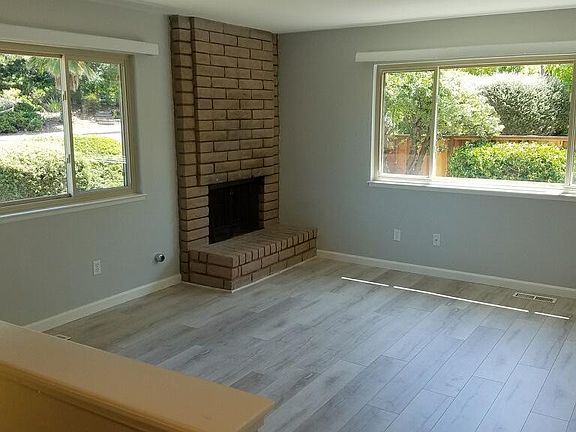 5th image of 10379 Alpine Dr APT A